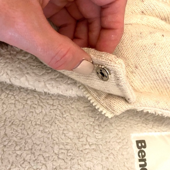 SOLD*****BENCH Warm Cream Toggle Coat - Picture 8 of 12